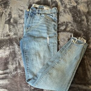 Kensie- Light Blue Distressed Ankle Jeans size 2/26